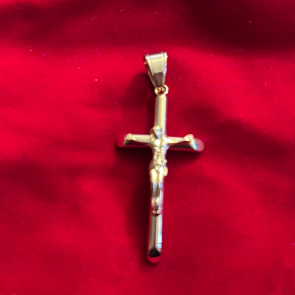 18karat Gold filled Crucifix